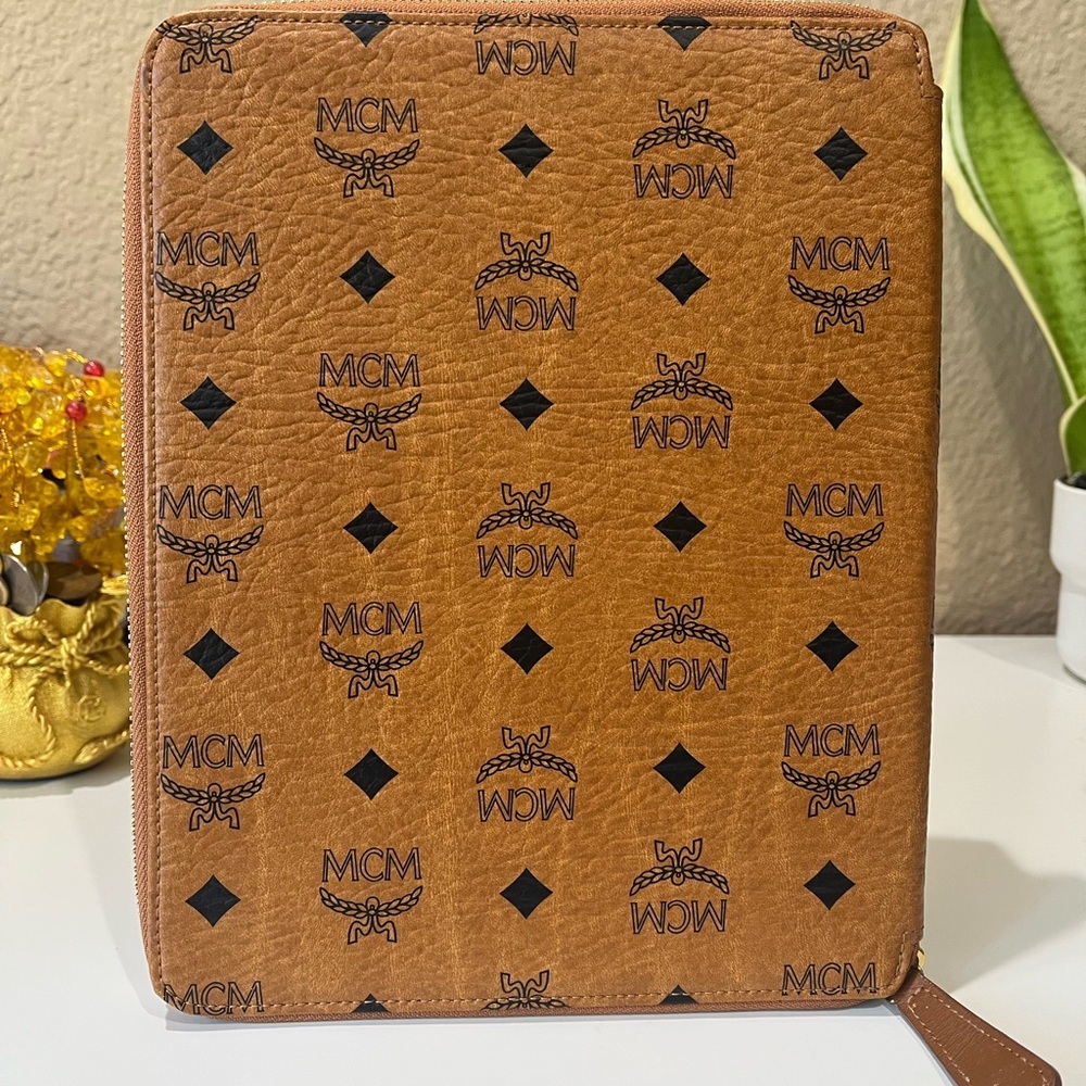 MCM COGNAC ORGANIZER - Picture 2 of 13